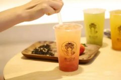 开茶饮店如何？挑选韦德亚洲加盟官网好的企业品牌发展趋势好